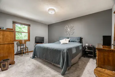 1653 300, Greenfield - 23