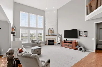 8856 Spring Violet Place, Zionsville - 11