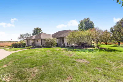 5771 Burlington Drive, Muncie - 2