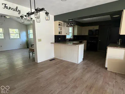 1404 Dallas Drive, Plainfield - 8
