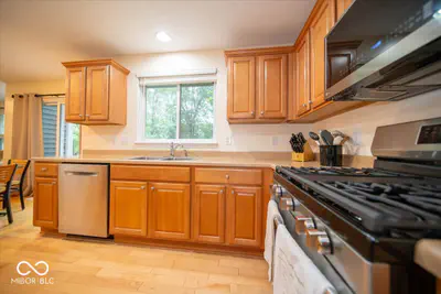 11979 Sellerton Drive, Fishers - 18