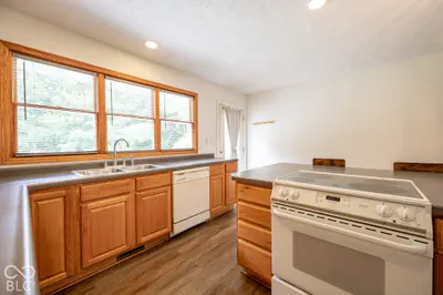 13710 Slideoff Road, Camby - 52