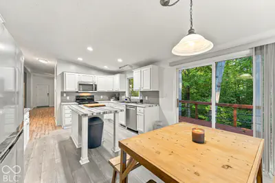 9444 N Gray Avenue, Unionville - 10