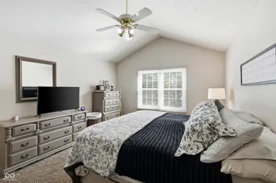 9801 Logan Lane, Fishers - 35