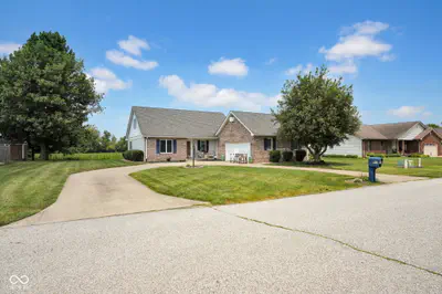 8816 Rainier Road, Seymour - 2