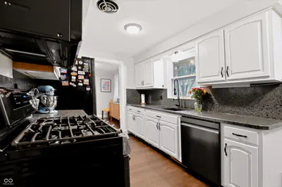 8824 Crestview Drive, Indianapolis - 9