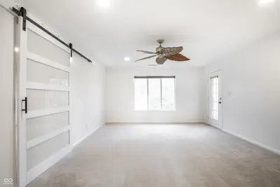 586 Hunters Drive, Carmel - 16
