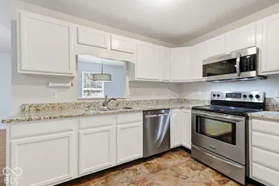 6276 Briargate Drive, Zionsville - 17