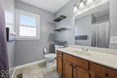 208 West Drive, Fortville - 18