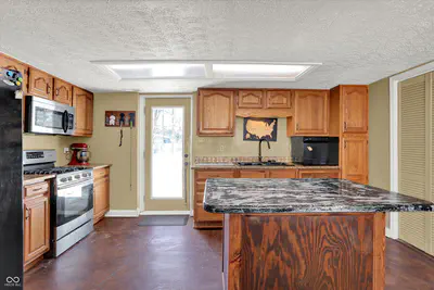 7536 Lindenwood Drive, Indianapolis - 12