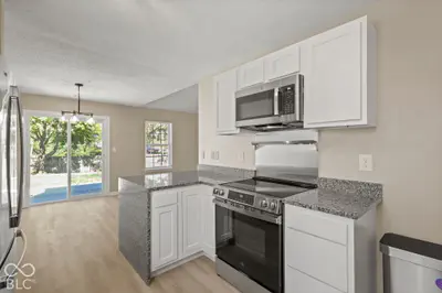 9904 Comb Run Court, Avon - 8