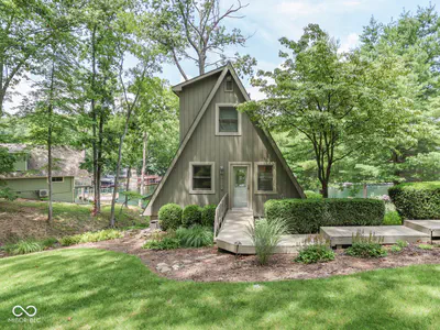 6250 Grosbeak Court, Nineveh - 77