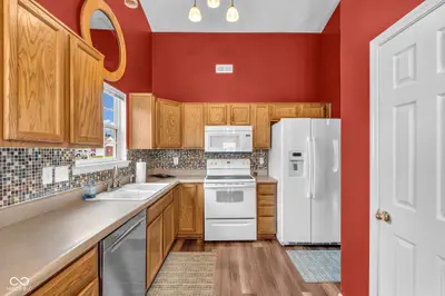 2055 Autumn Faith Way, Avon - 10
