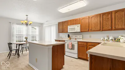 1124 E McClarnon Drive, Greenfield - 12
