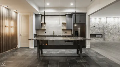 15876 Oak Park, Westfield - 46
