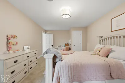 916 E Mill Creek Road S, Greensburg - 33