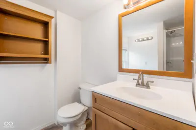624 N Pine Street, Seymour - 25