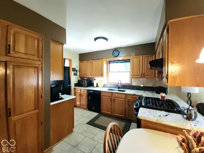 1345 Crest Court, Plainfield - 10