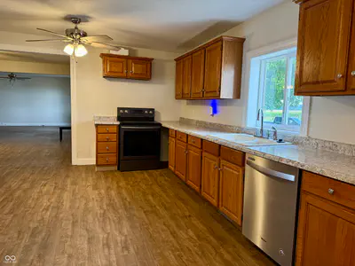 3905 900, Thorntown - 6