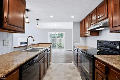 512 Conner Creek Drive, Fishers - 26
