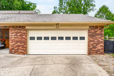 261 Oakwood, Greenwood - 9