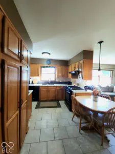 1345 Crest Court, Plainfield - 41