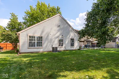 9765 River Oak Lane, Fishers - 38