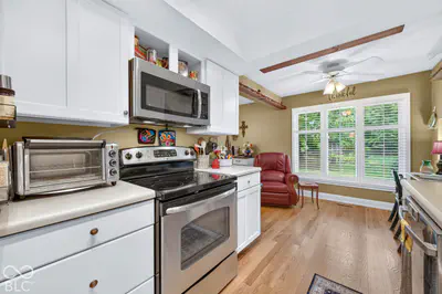 261 Oakwood, Greenwood - 23
