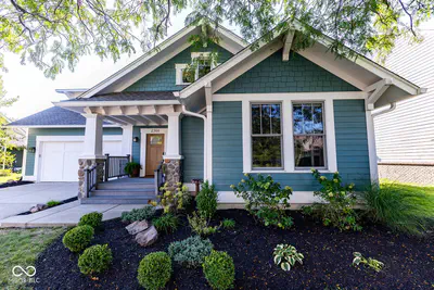 2366 Woodcreek Crossing Boulevard, Avon