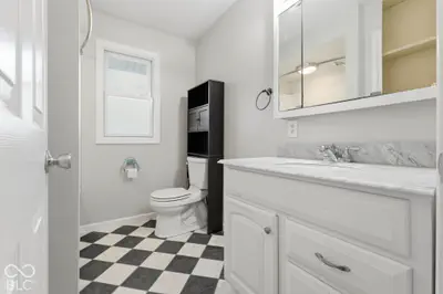 203 N Poplar Street, Amboy - 21