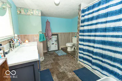 215 Maple Street, Spiceland - 16