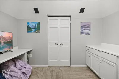 8732 Buffett Parkway, Fishers - 46