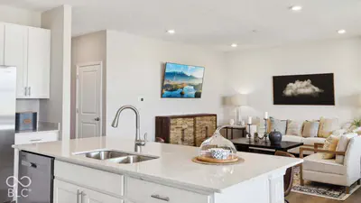 6080 Camarillo Drive, Whitestown - 14