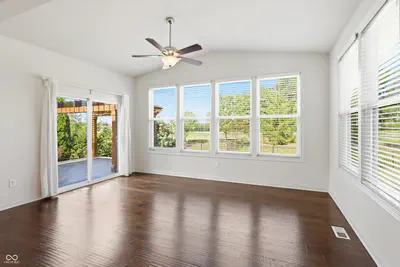 8752 Windpointe Pass, Zionsville - 10