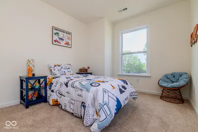 2334 N Liberty Lakes Drive, Greensburg - 35