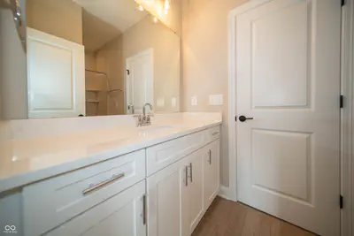 6607 Old World Drive, McCordsville - 22