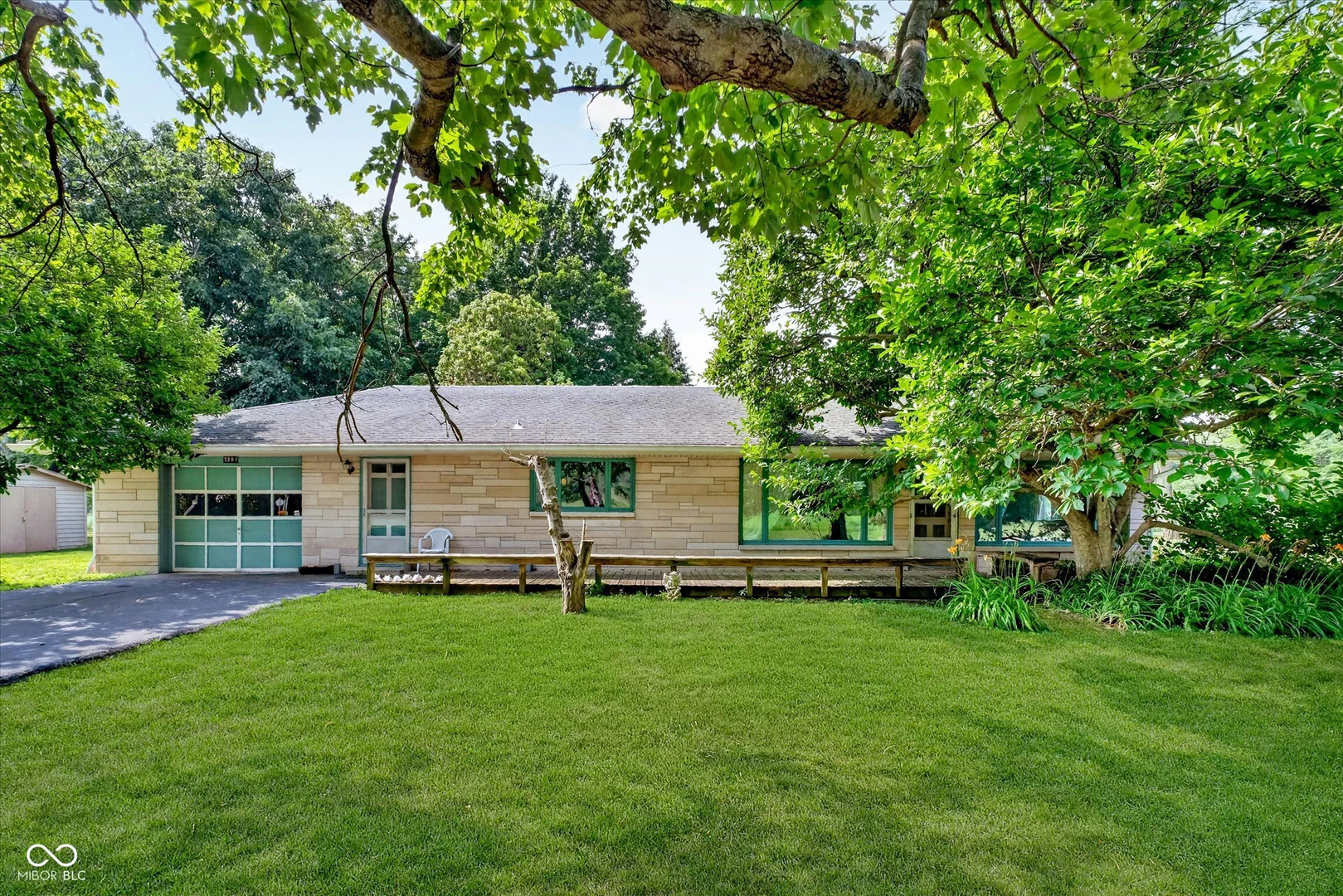 5201 County Road 450, Albany