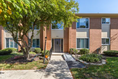 581 Hunters Drive, Carmel
