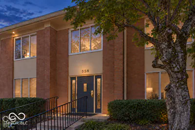 558 Hunters Drive, Carmel - 2