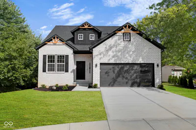 1121 Brookside Court, Avon