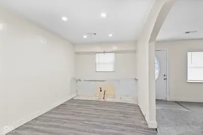 1090 N Mann Avenue, Austin - 18
