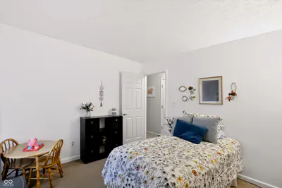 5311 300, New Palestine - 33