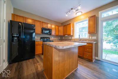 10811 Meadow Wing Court, Noblesville - 11