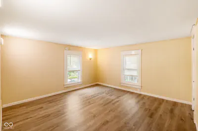 624 N Pine Street, Seymour - 26