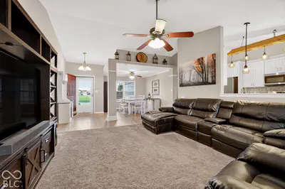 3786 Challenger Drive, Westfield - 10