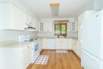 2460 Hickory Boulevard, Greenfield - 21
