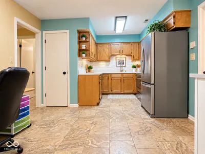 8314 Windovers Drive, Indianapolis - 10