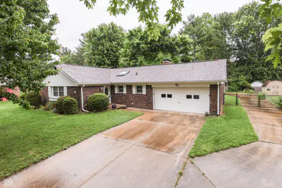 703 Hillcrest Drive, Greenwood - 5
