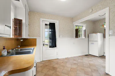1302 10th Street, Jeffersonville - 27