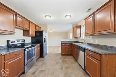 11398 N Meadowbend Way, Monrovia - 3
